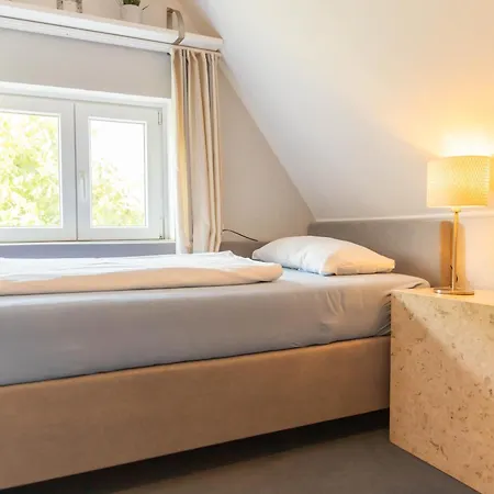 Hus Mattgoot - Private Einzelzimmer Im Dg Und 1 Og Homestay *